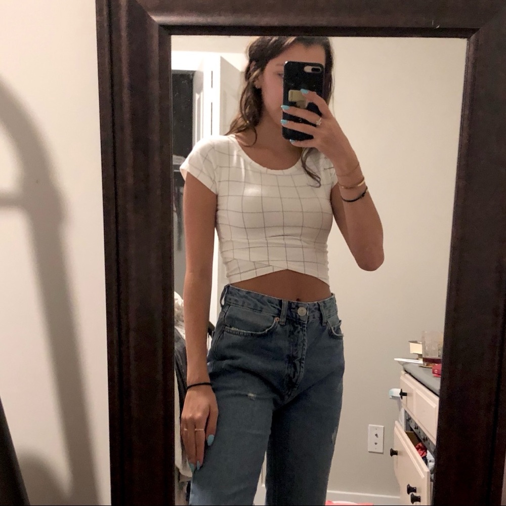 Grid Patterned Crop Top